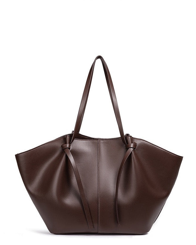 ASTRID | Luxe Curve Shopper