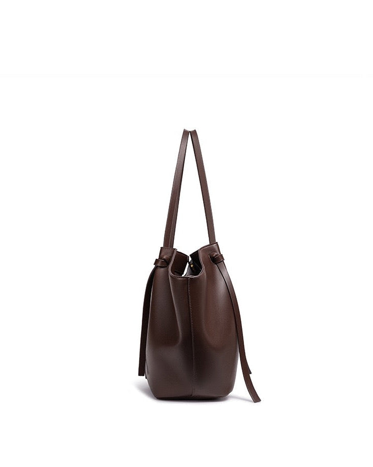 ASTRID | Luxe Curve Shopper