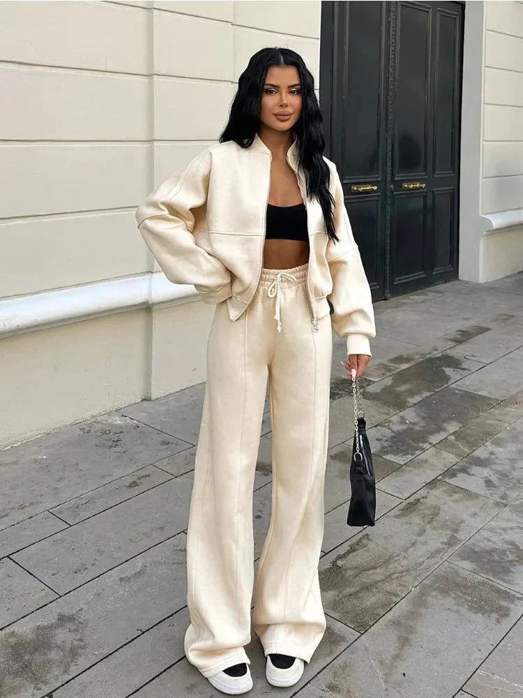 ASTRID | Cozy Oversized Tracksuit